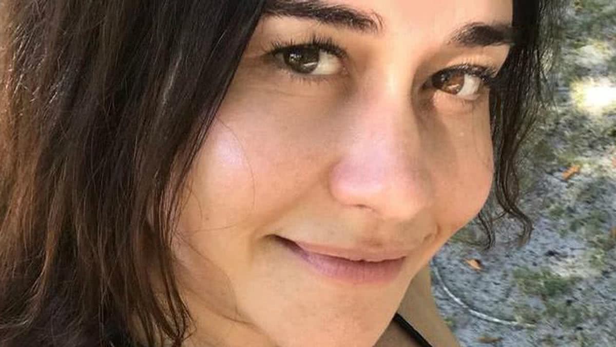 Aos 49 anos, Alessandra Negrini deixa a polpa do bumbum de fora em clique  ousado: 