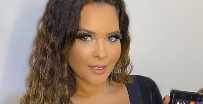 Fetichista! Geisy Arruda usa coleira erótica com seu nome e deixa decote generoso à mostra: "Sem palavras" - Reprodução/Instagram