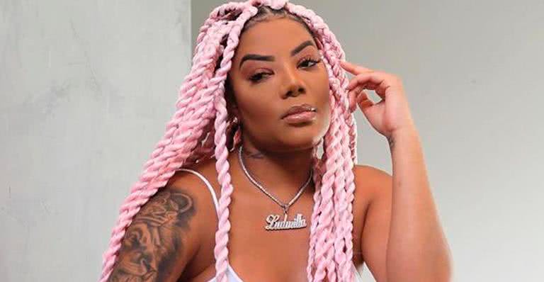 Ludmilla dispensa sutiã ao posar de regata branca e faz sucesso - Reprodução/Instagram