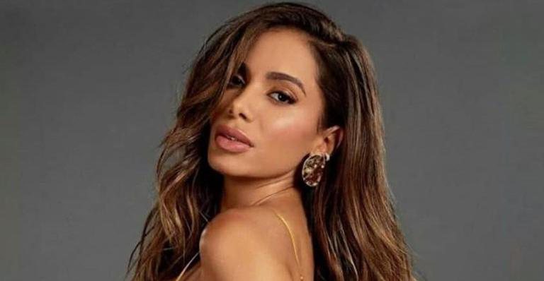 Após 4 meses, Anitta tira o aplique e choca web ao exibir cabelo natural - Reprodução/Instagram