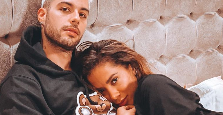 Ex de Anitta surge com outra mulher durante madruga - Reprodução/Instagram