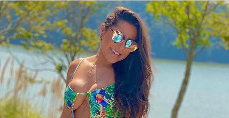 Com a virilha de fora, esposa de Thammy Miranda aparece em férias ao lado da família - Reprodução/Instagram