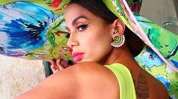 Com maiô atoladinho, Anitta anuncia data de estreia de clipe de 'Me Gusta' - Reprodução/Instagram