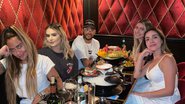 Neymar Jr, vai à restaurante com a irmã e amigas - Instagram