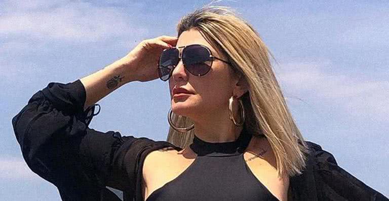 Antonia Fontenelle deixa a virilha totalmente de fora com maiô cavado: "Solzinho na laje" - Reprodução/Instagram