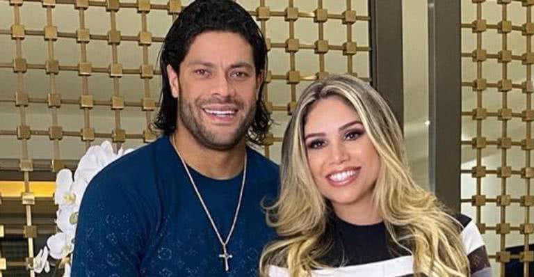 Após recepção amorosa, Hulk Paraíba ganha mimos e massagem da noiva - Arquivo Pessoal