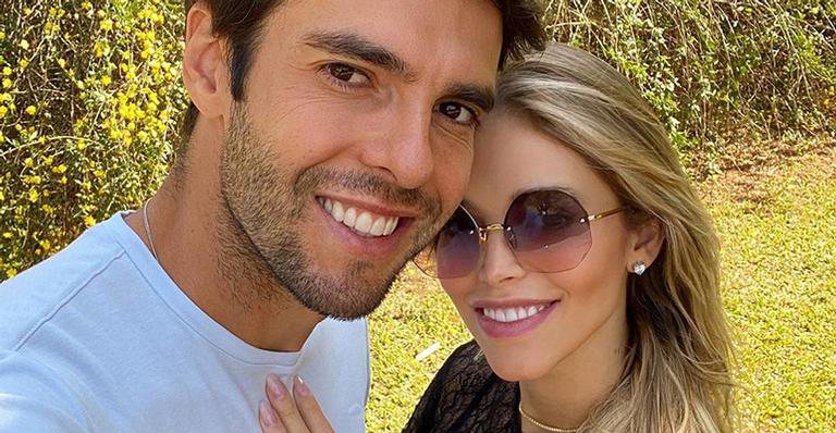 Carol Dias mostra primeira foto em família com Kaká e a filha recém-nascida: "Pacote de amor" - Reprodução/Instagram