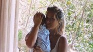 De biquíni branco, Giovanna Ewbank surge ninando Zyan - Reprodução/Instagram