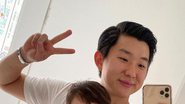 Pyong Lee mostra filho sorridente - Instagram