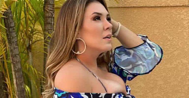 Aos 44 anos, Simony elege look mínimo e quase mostra demais - Reprodução/Instagram