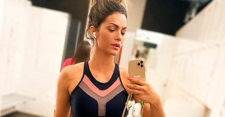 Kelly Key posa de top e legging na academia e abdômen trincado rouba a cena - Reprodução/Instagram