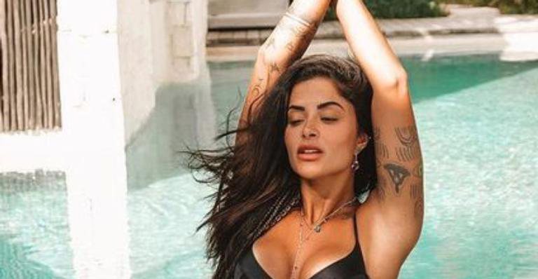 Aline Riscado exibe barriguinha negativa e corpão turbinado em novo clique de biquíni - Arquivo Pessoal