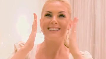 Ana Hickmann abre portas da mansão e exibe árvore de Natal luxuosa - Reprodução/YouTube