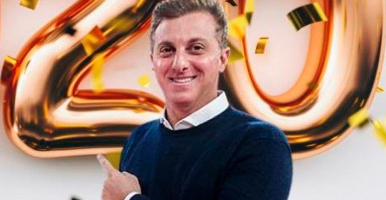 Luciano Huck aproveita "má sorte" e tira foto para mandar 2020 embora - Reprodução/Twitter