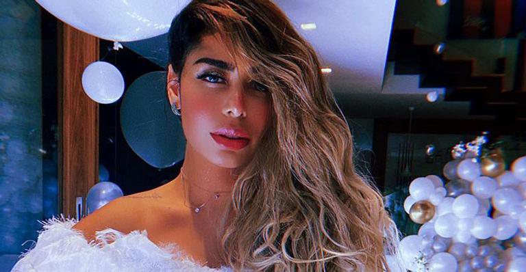 Irmã de Neymar, Rafaella Santos elege look transparente e com as pernas à mostra - Reprodução/Instagram