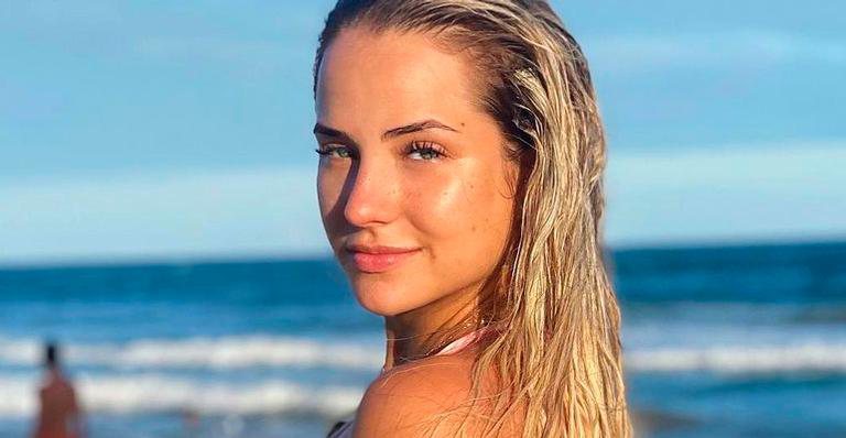 Ex-BBB Gabi Martins exibe corpo escultural de biquíni rosa - Reprodução/Instagram