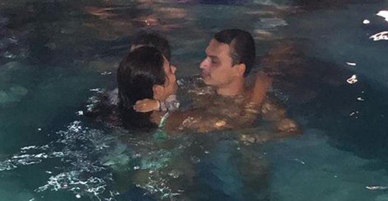 Mara Maravilha surge em banho de piscina, elogia marido e manda indireta - Reprodução/Instagram