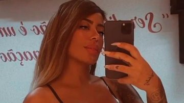 Irmã gata de Neymar, Rafaella Santos posa com biquíni de fita adesiva - Reprodução/Instagram