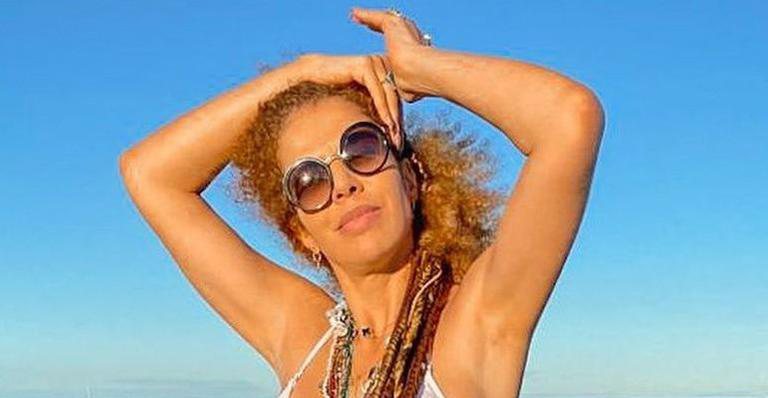 Vanessa da Mata posa com biquíni fininho e expõe curvas monumentais aos 44 anos - Reprodução/Instagram