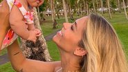 Fofura! Carol Dias encanta fãs ao registrar momento espontâneo com a filha, Esther - Instagram