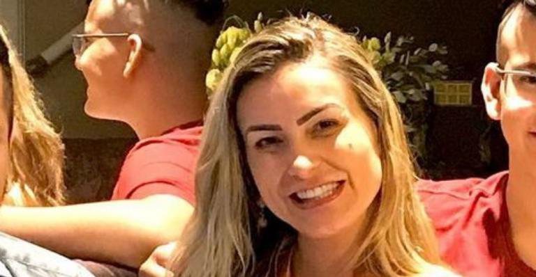 Andressa Urach reúne marido e filho para jantar e semelhança rouba a cena - Reprodução/Instagram