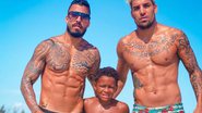 Filho de 10 anos de Carol Nakmaura surge com a barriga trincada e divide opiniões - Instagram