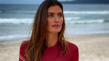 Isabella Fiorentino mostra mão ensanguentada após se machucar em dia de surf: "Acidente de percurso" - Reprodução/Instagram