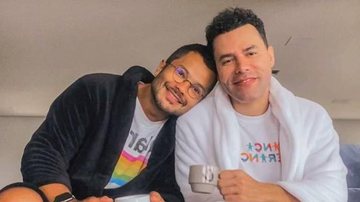 Marido de Rodrigo Sant'anna faz homenagem emocionante em aniversário de casamento: "Caminhando juntos" - Reprodução/Instagram