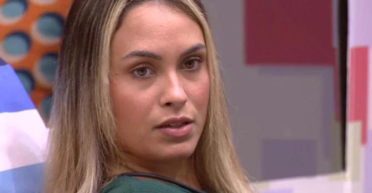 Sarah sobre Pocah: ''Dorme o dia inteiro'' - GLOBO