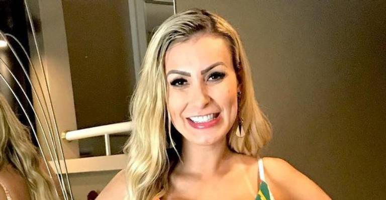 Após colocar silicone, Andressa Urach ostenta decote generoso e silhueta escultural: "Mamãe está de volta" - Reprodução/Instagram