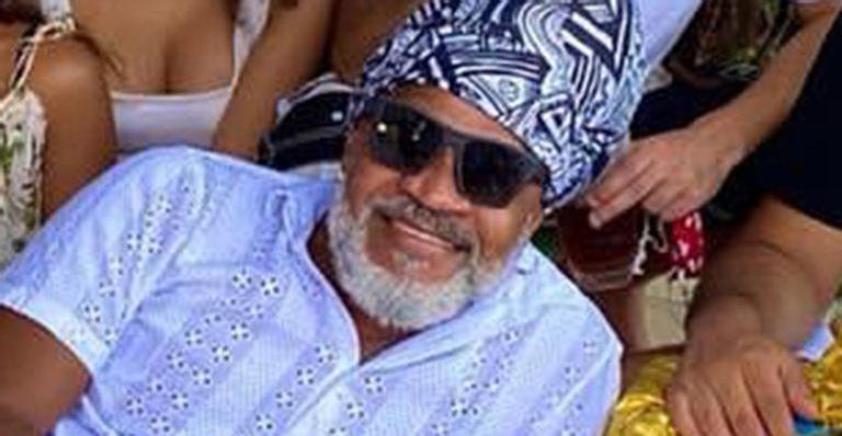 Carlinhos Brown reúne os seis filhos em foto raríssima - Reprodução/Instagram