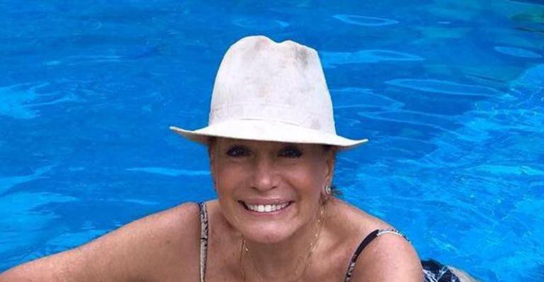 Uau! Susana Vieira curte dia de piscina e trava web com ótima forma aos 78 anos - Arquivo Pessoal