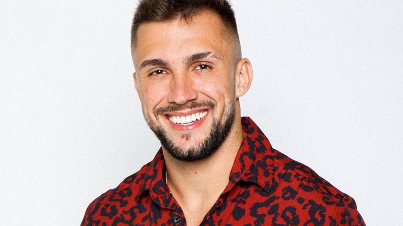 Ex-BBB Arthur Picoli faz piada com número 13 e ganha convite inesperado do PT: "Vem com a gente" - Reprodução/Instagram