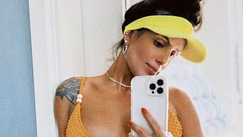 Ex-BBB Carol Peixinho deixa virilha sarada aparecer de biquíni - Reprodução/Instagram