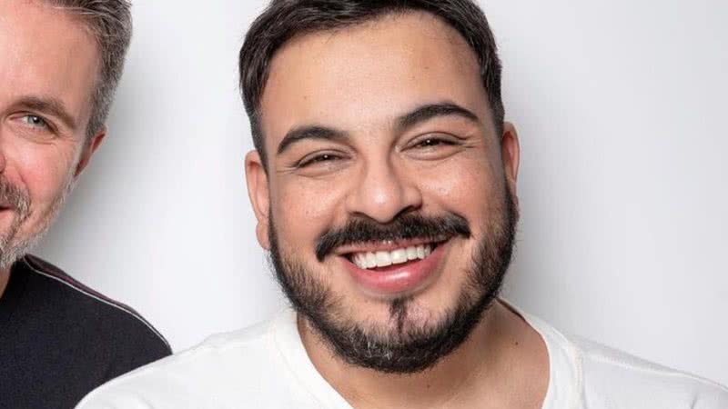 Em clique raro com o marido, Luis Lobianco celebra dez anos de união - Instagram/Leo Aversa