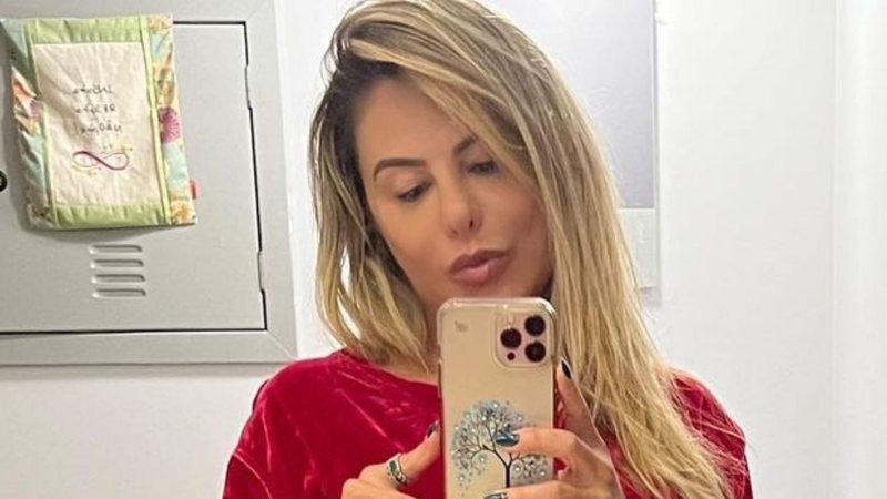 Esposa de Leonardo posa com look coladinho e barriga de fora: "Homem de sorte" - Reprodução/Instagram