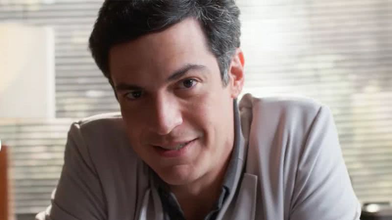 Certo de que é o escolhido pela Morte, Guilherme crava no corpo homenagem para a esposa grávida; confira o que vai rolar na novela das 7 - Reprodução/TV Globo