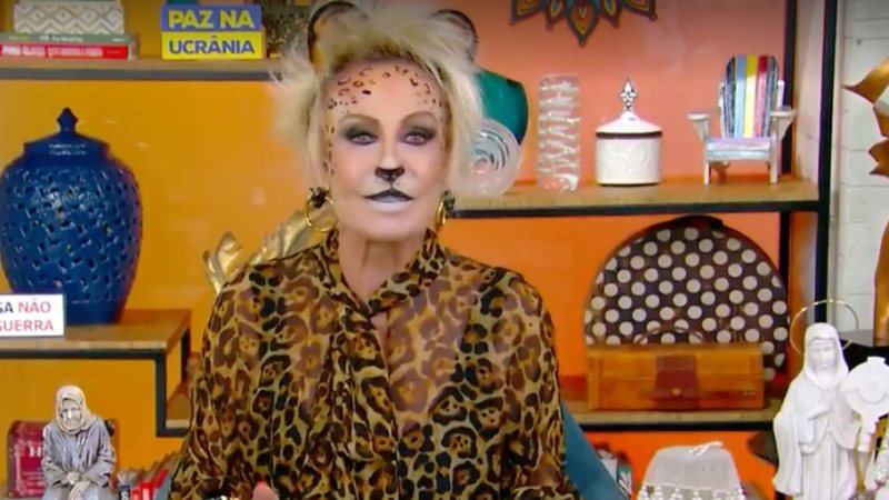 Como assim? Ana Maria Braga apresenta o 'Mais Você' vestida de onça - Reprodução/TV Globo