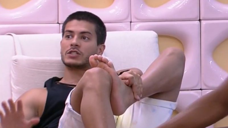 BBB22: Arthur Aguiar critica falsidade de sister: "Qual é o problema dela?" - Reprodução / TV Globo