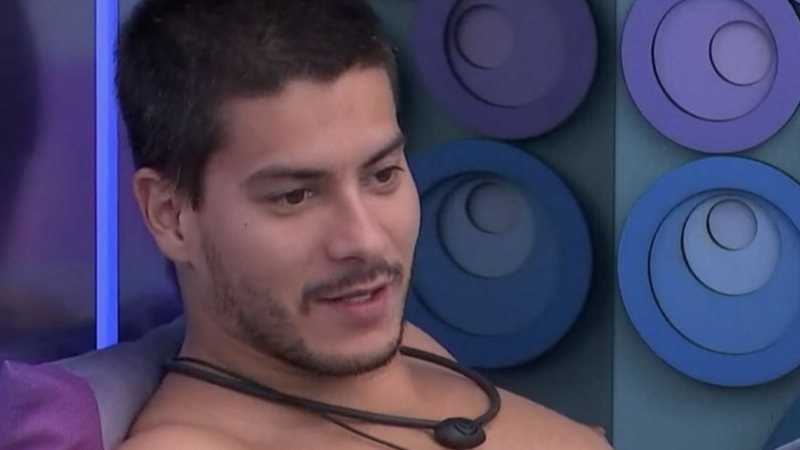 BBB22: Oi? Arthur revela que principal rival sugeriu aliança: "Nem respondi" - Reprodução/TV Globo