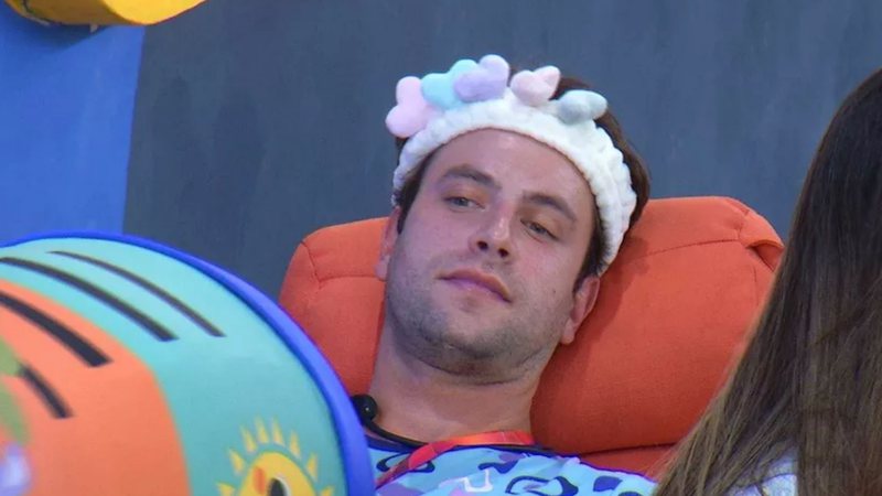 Gustavo conversou com seus aliados do BBB22 sobre o atual paredão do reality show - Reprodução/TV Globo