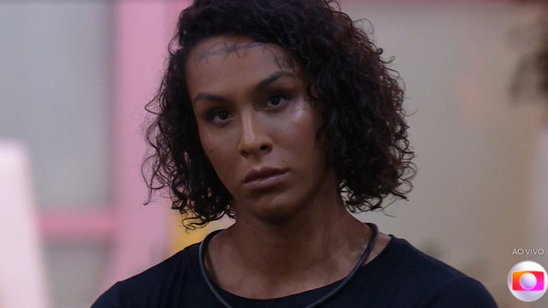 Lina ficou furiosa ao vivo no BBB22 após ser apontada como manipuladora por Gustavo no jogo da discórdia - Reprodução/TV Globo