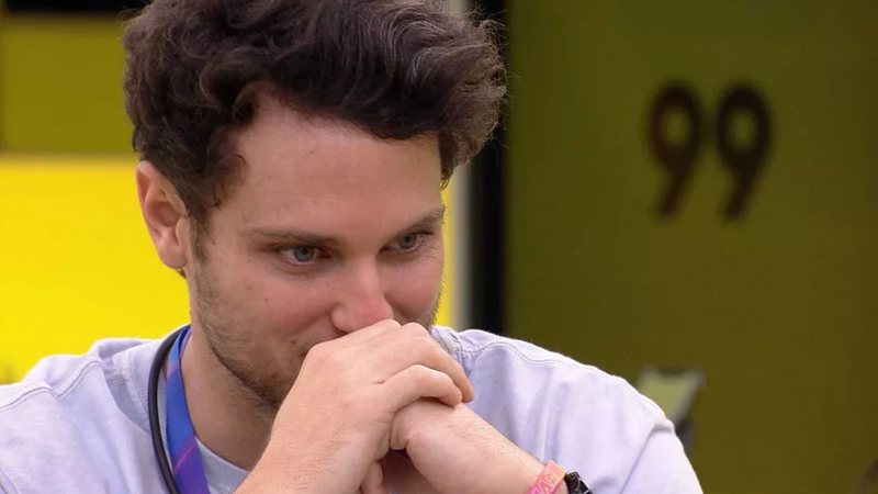 Lucas ficou chocado com a possibilidade de ter recebido um emoji inesperado de um aliado no BBB22 - Reprodução/TV Globo