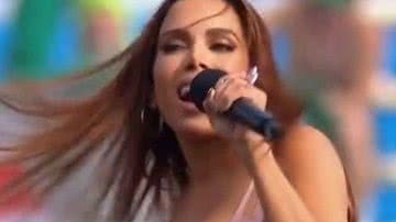 Anitta sensualiza com lingerie na final da Libertadores - Reprodução/SBT