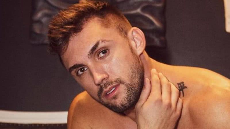 Ex-BBB Arthur Picoli abre live sem querer e expõe sexo no carro: "Sentando gostosinho" - Reprodução/Instagram/@zorzirodrigo