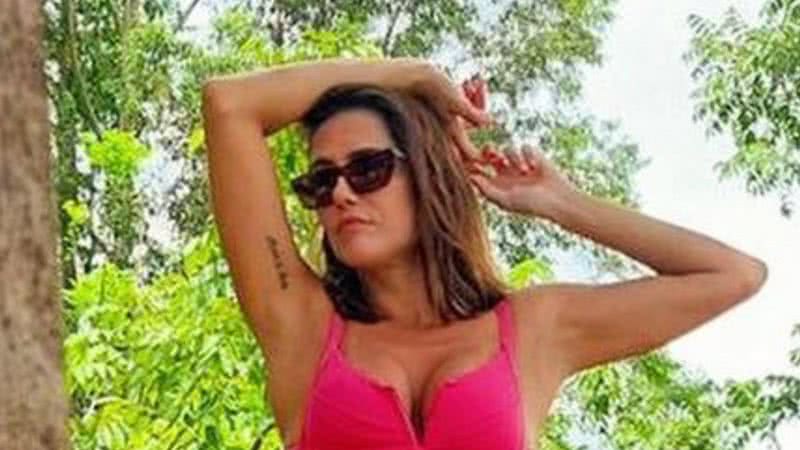 Dona de um corpão absurdo, Deborah Secco ostenta abdômen sarado de biquíni: “Quase morri” - Reprodução/Instagram