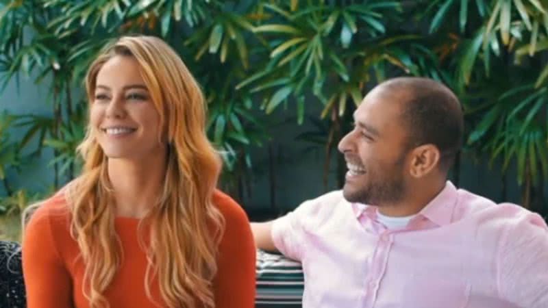 Paolla Oliveira e Diogo Nogueira aparecem apaixonados em fotos da entrevista exclusiva; veja o que os fãs estão achando - Reprodução/TV Globo