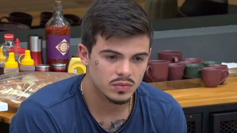 Thomaz Costa quer desistir de 'A Fazenda' - Reprodução/ RecordTV