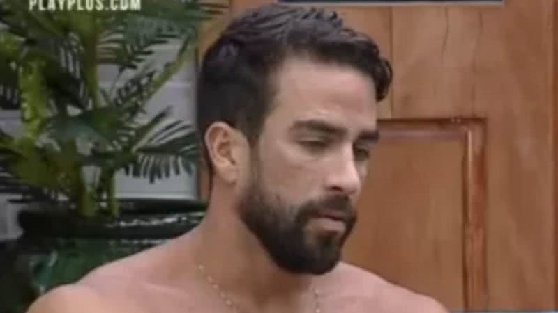 A Fazenda 13: Erasmo cogita pedir desculpas ao vivo por possíveis falas preconceituosas: "Botar um ponto final" - Reprodução/PlayPlus