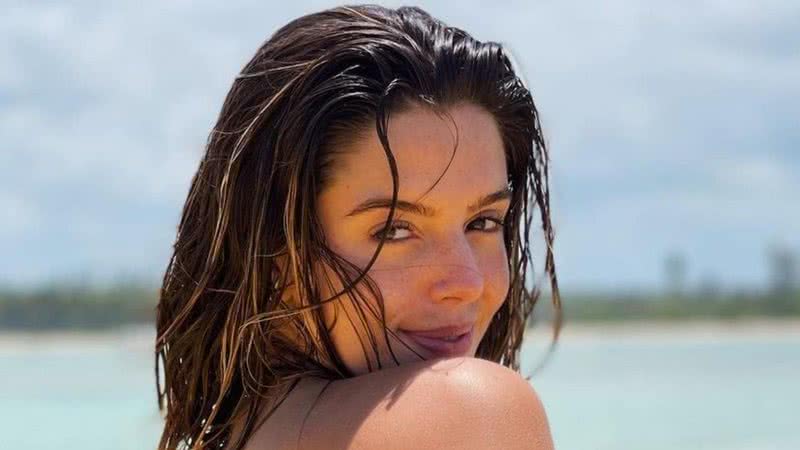 Giovanna Lancellotti exibe bumbum avantajado em praia paradisíaca e impressiona: "Aulas de beleza" - Reprodução/Instagram